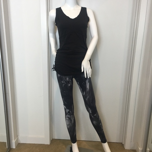 Lucy exercise top with side ruching. - Picture 5 of 7